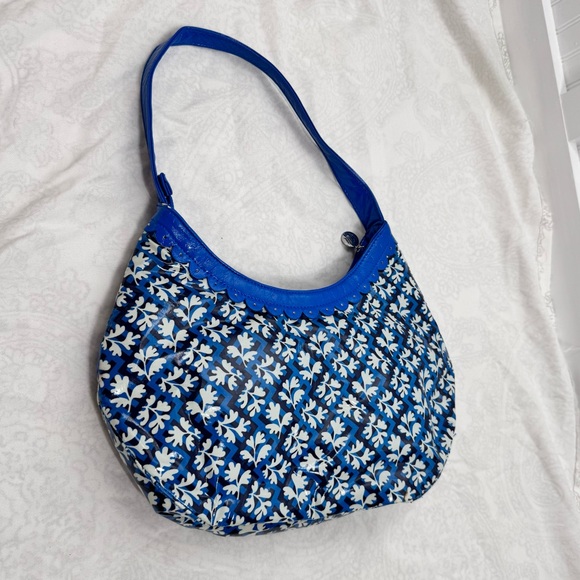 Vera Bradley Blue Frill Vintage White Shoulder Bag with Geometric Pattern EUC - Picture 3 of 15